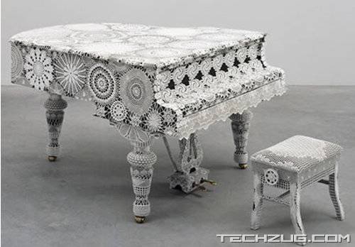 Piano Dentelle looks Dainty and Plays a Fine Tune